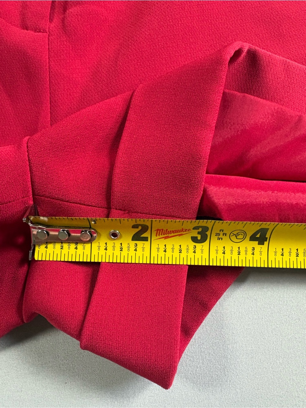 Cinq A Sept Women's Elaine Cuffed High Rise Crepe Shorts Cherry Red Size 12 - Picture 7 of 11